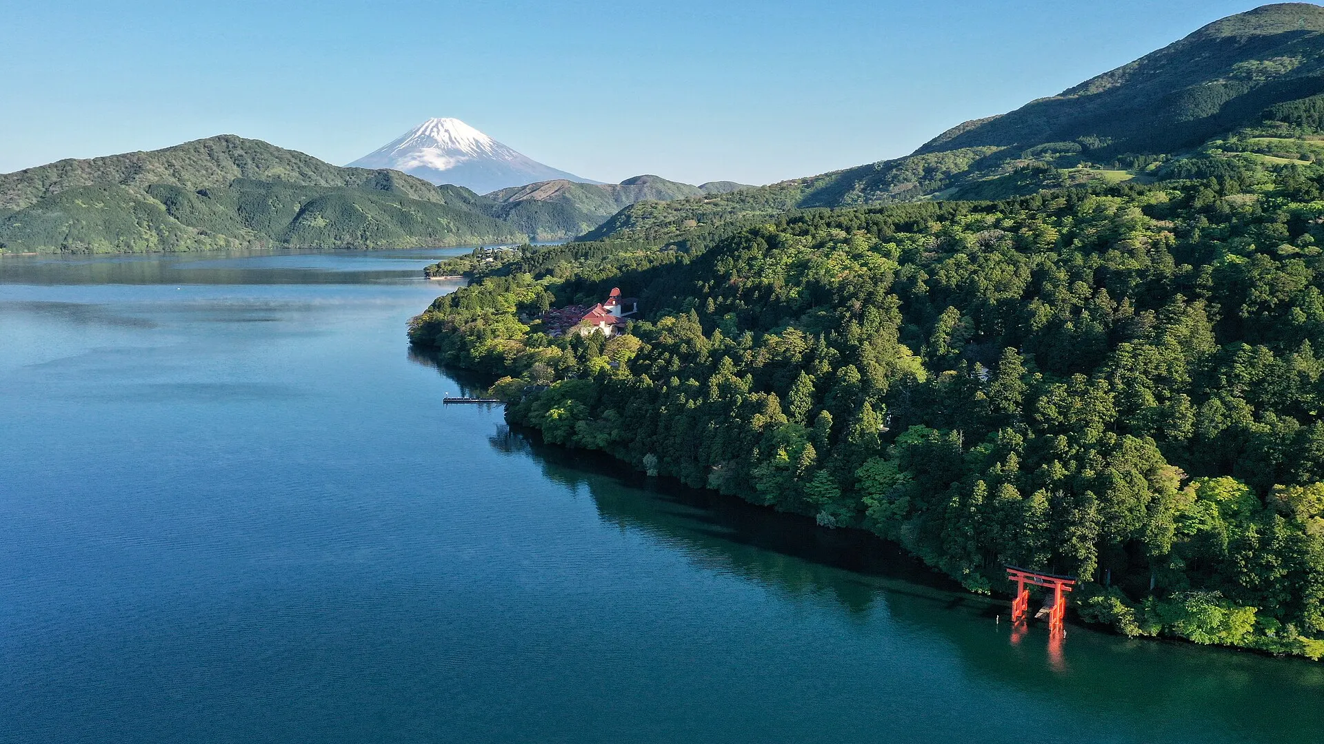 Hakone, Japan — šinto svetilište, jezero