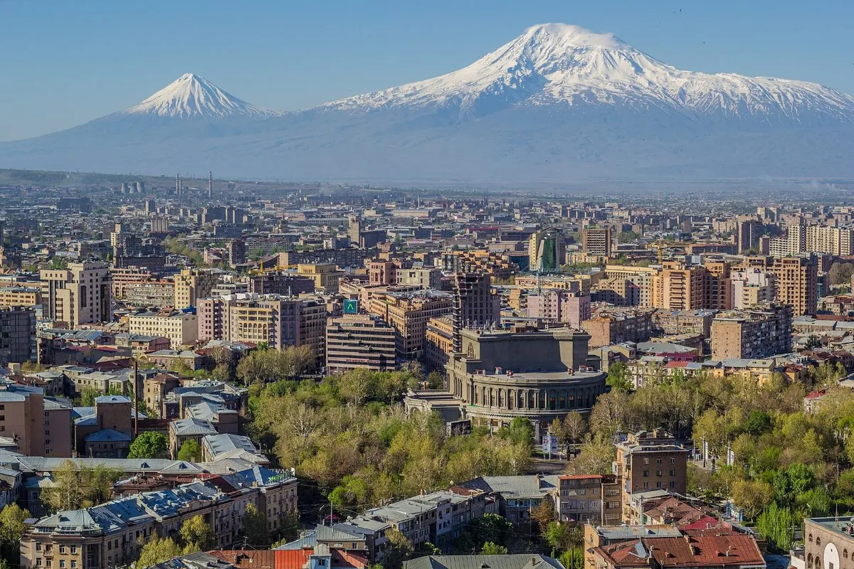Jerevan sa planinom Ararat u pozadini