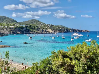 Ibica — Ibica avionom – Ostrvo zabave, plaža i sunca!