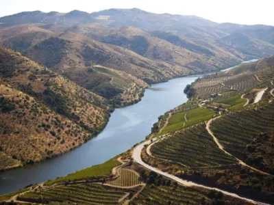 Porto — Porto avionom – Grad vina, mostova i romantike