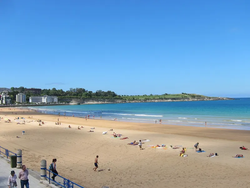 Plaža El Sardinero u Santanderu, Kantabrija, Španija